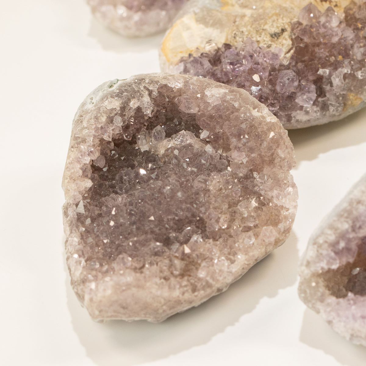 Small Assorted Amethyst Geodes - 3-5 cm   (aprox 1KG) 4-6 pieces